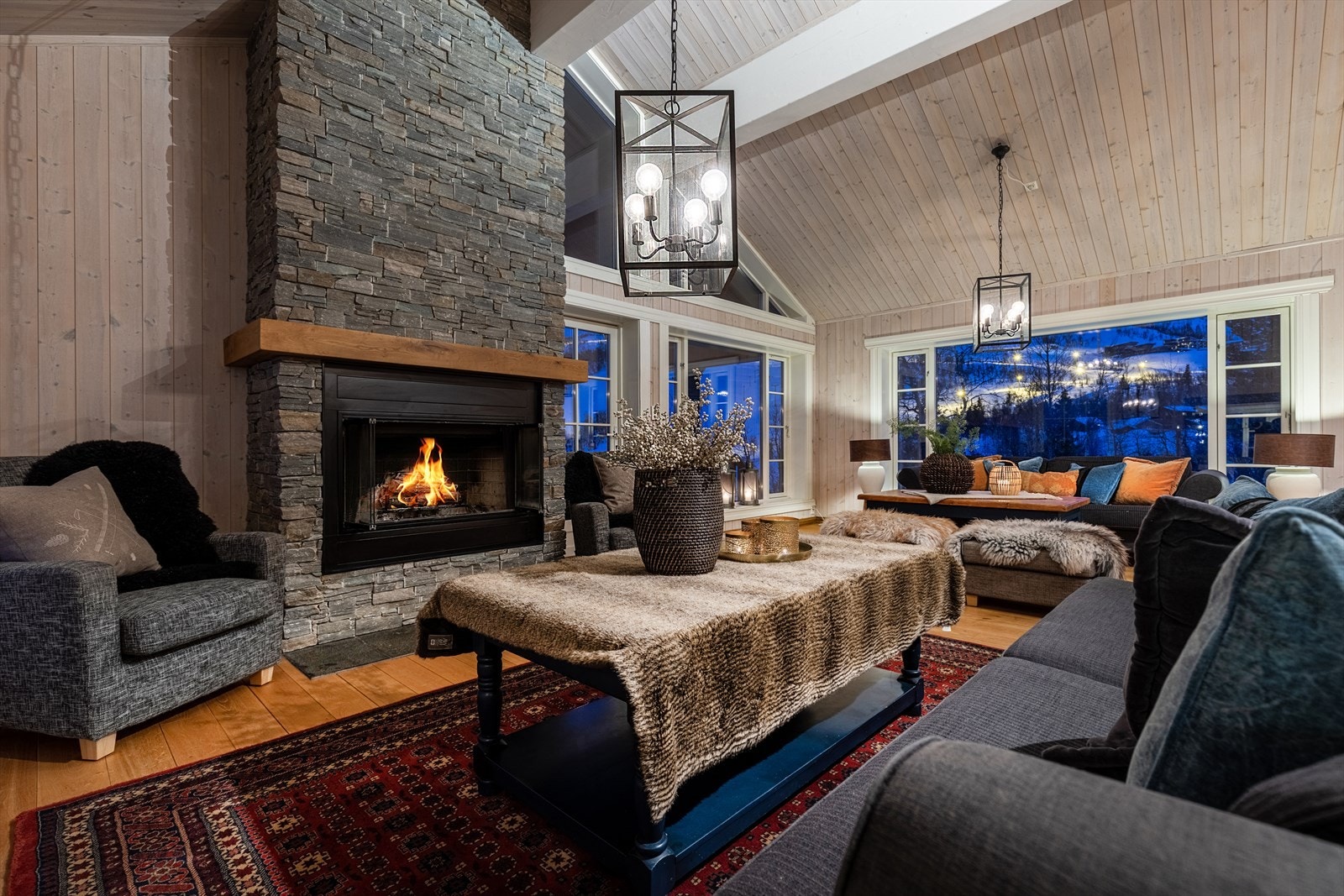 Flott peis med innsats - forblendet med limestein Galleribilde