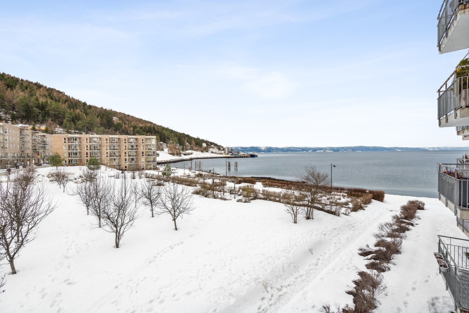 Ilsvika ligger kun 5 minutter unna sentrum og har flere parker og en flott turpromenade langs Trondheimsfjorden Galleribilde