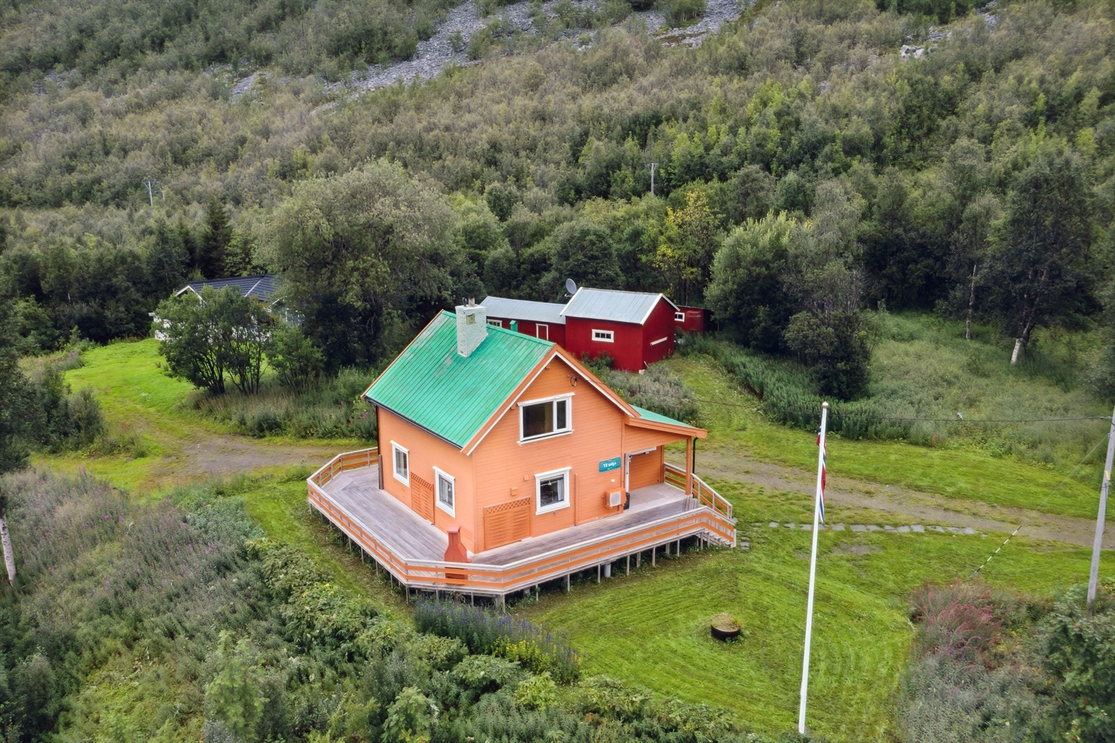 Skjermet beliggenhet og gode solforhold. Galleribilde