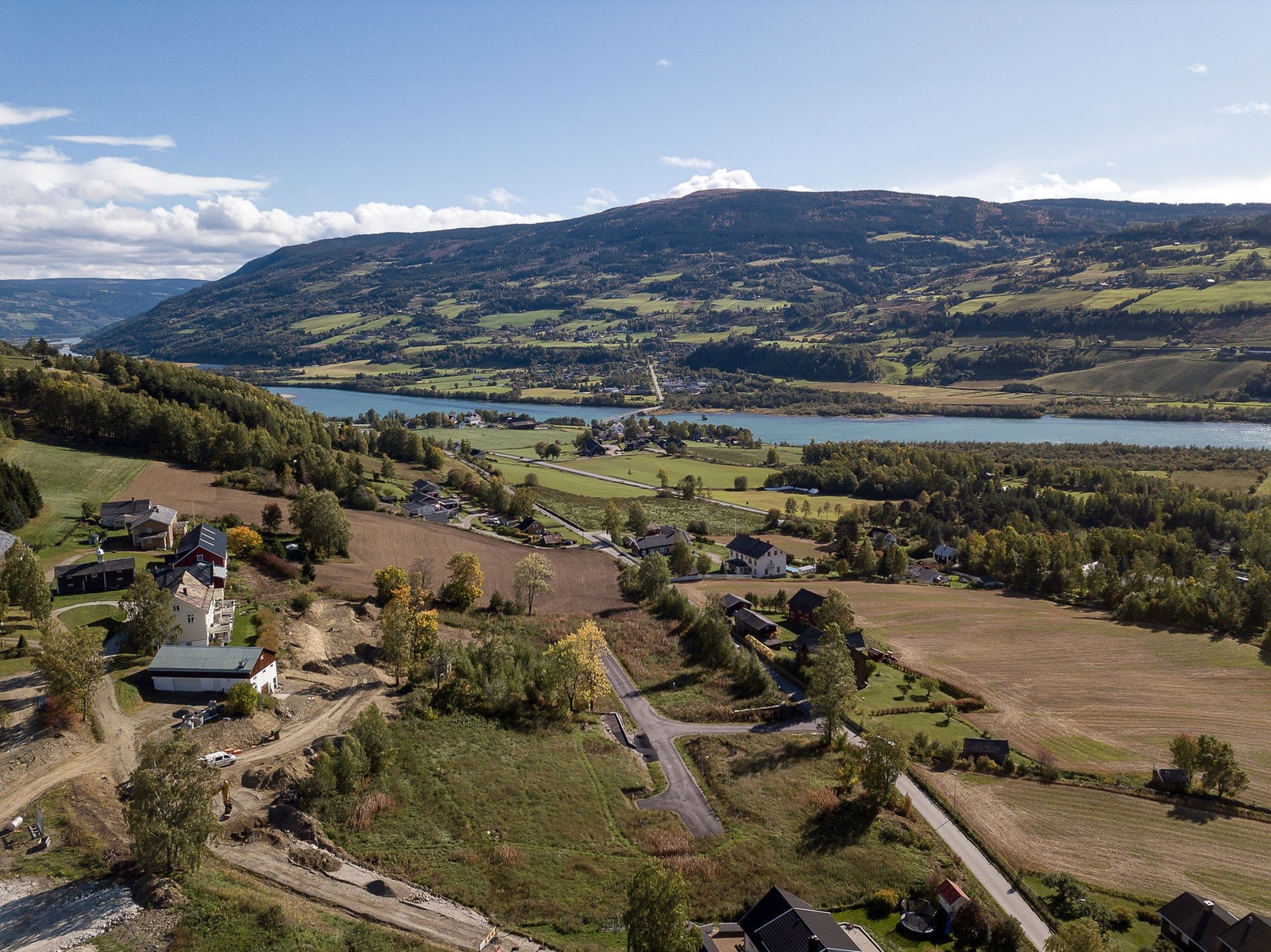 Pent beliggende med god utsikt og solgang. Galleribilde
