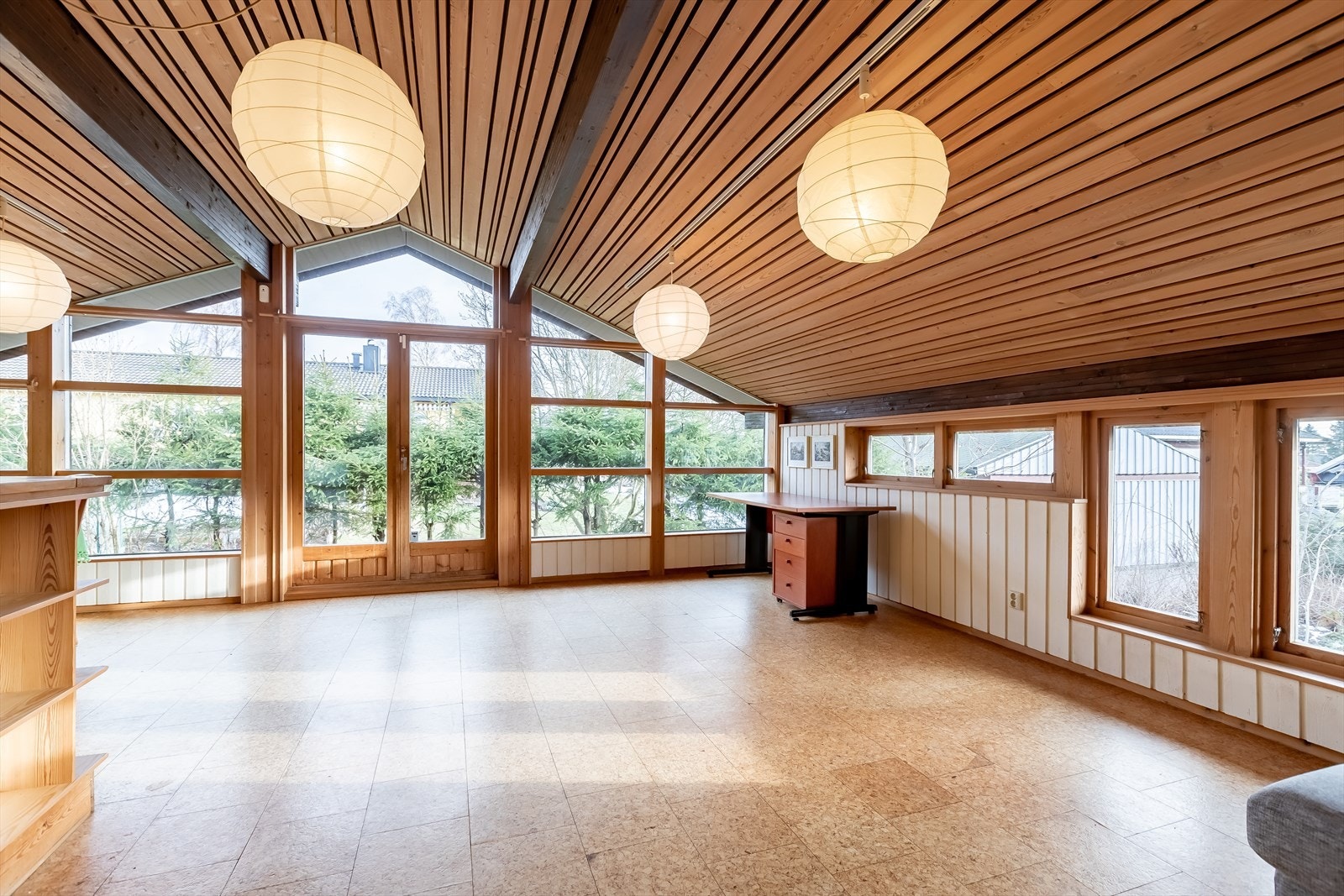 Stor og lys stue / kjøkken i tilbygget Galleribilde