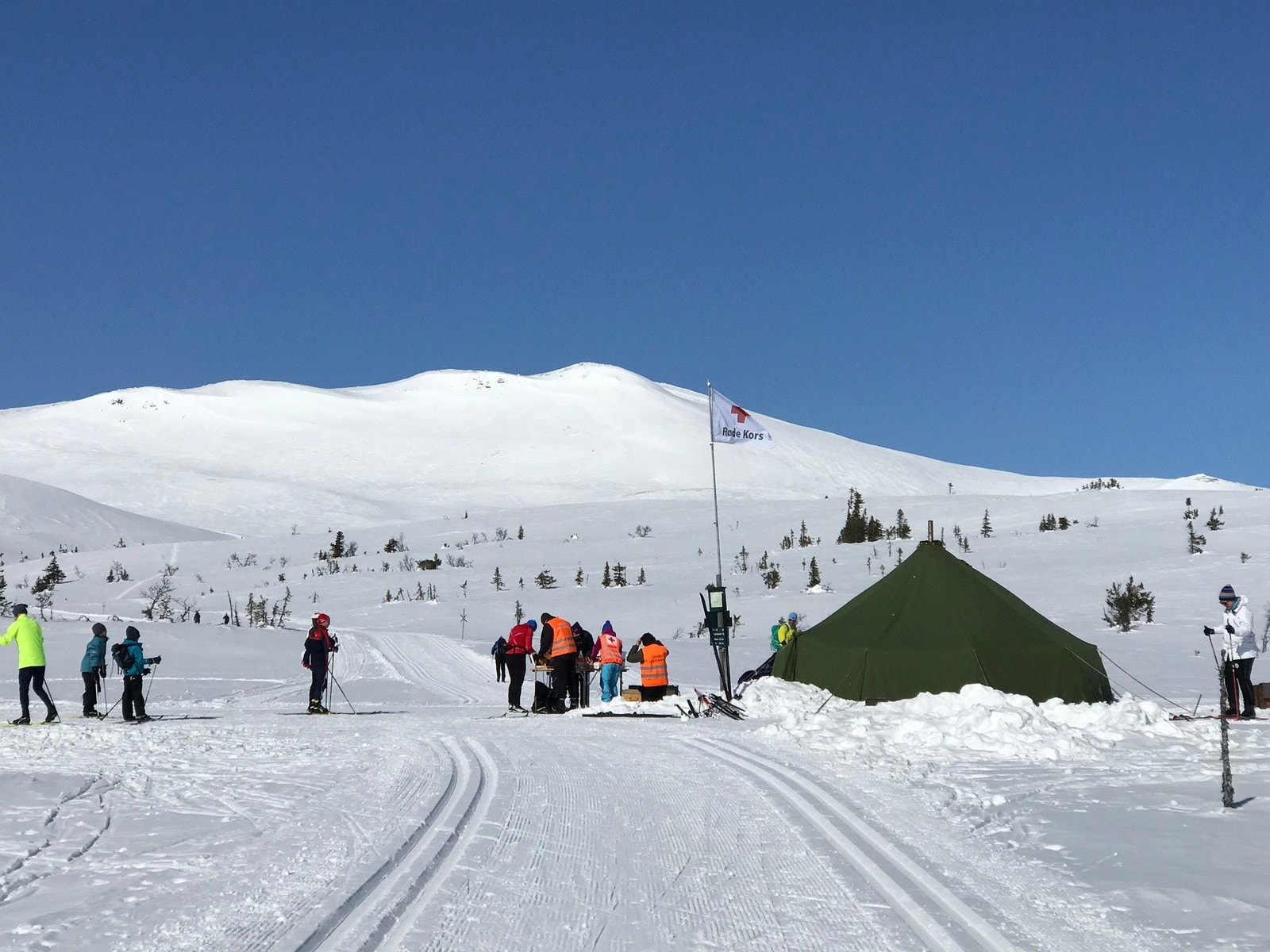 Påske -Høgkampen i bakgrunn. Galleribilde