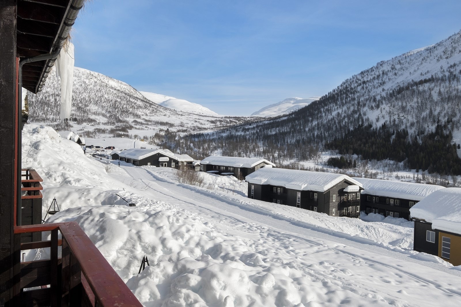 Like ved leiligheten finner man en fantastisk langrennsløype som knytter deg videre til en lysløype ved Årmot Galleribilde