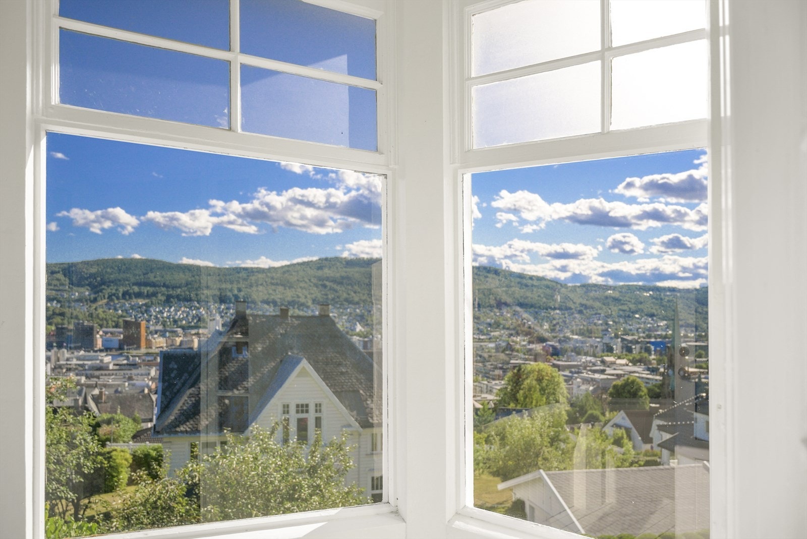 Vakker utsikt fra balkongen over Drammen Galleribilde