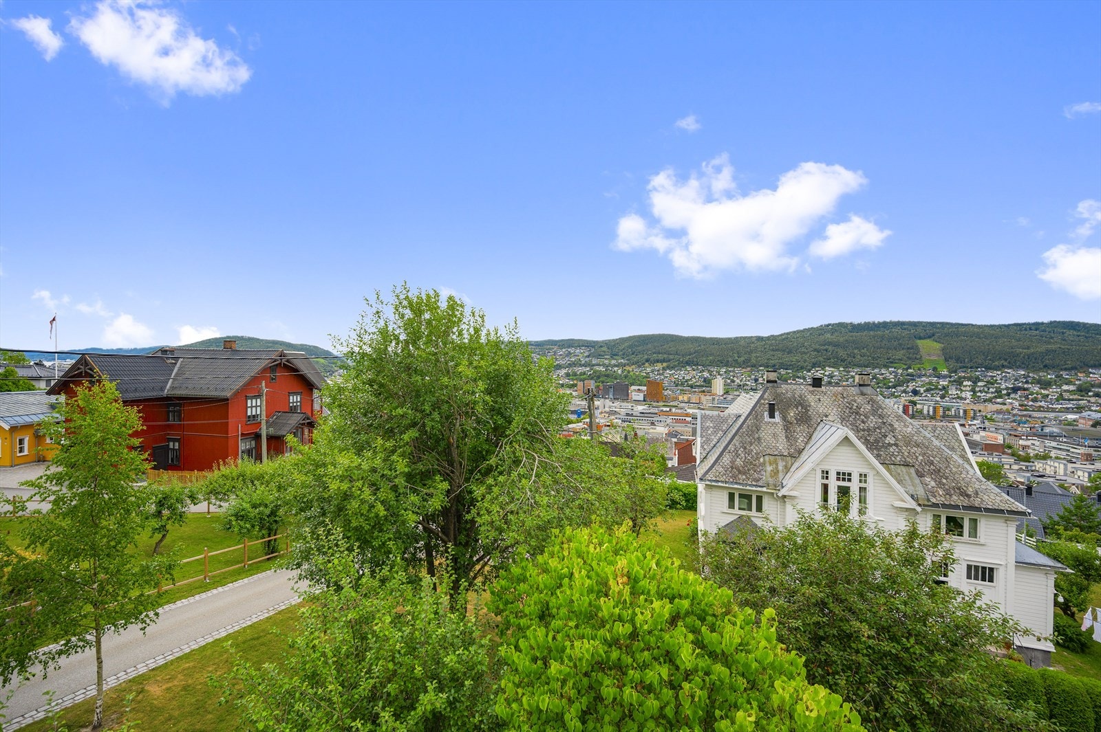 Eiendommen ligger med turområder i umiddelbar nærhet Galleribilde