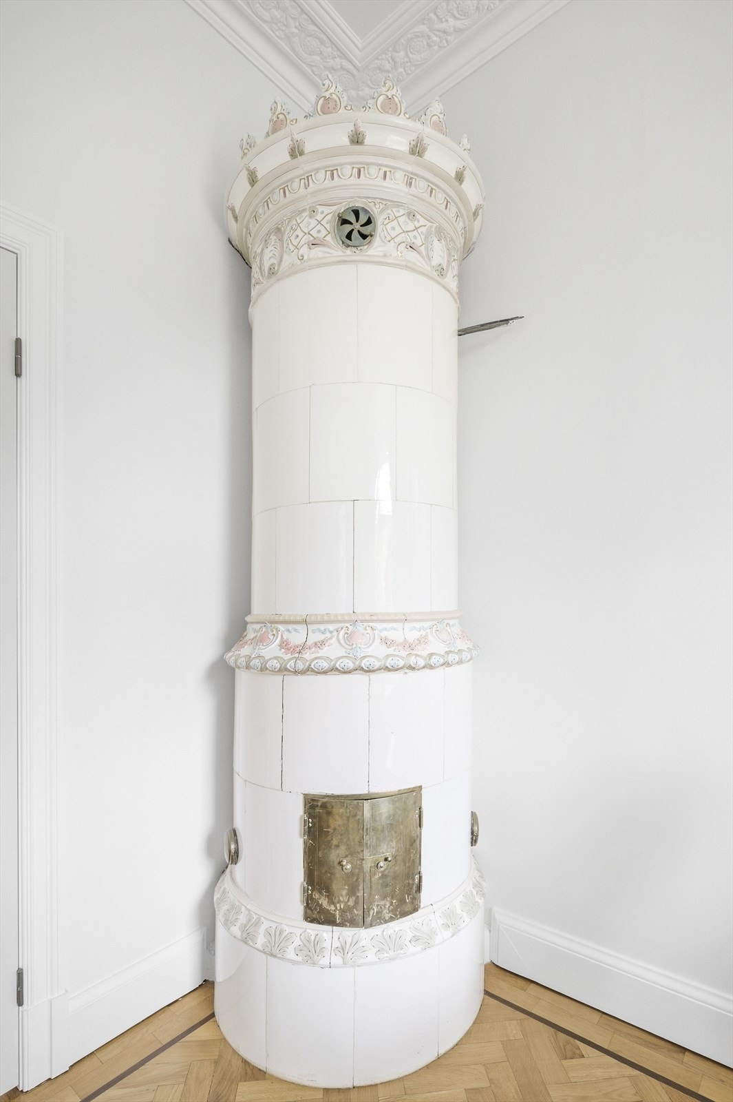 Velfungerende Svenskeovn - Et smykke i rommet. Galleribilde