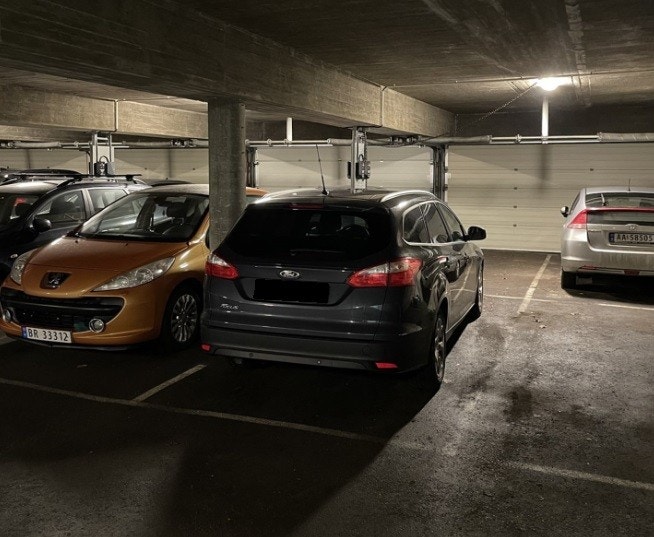 Parkeringsplass i lukket anlegg medfølger Galleribilde