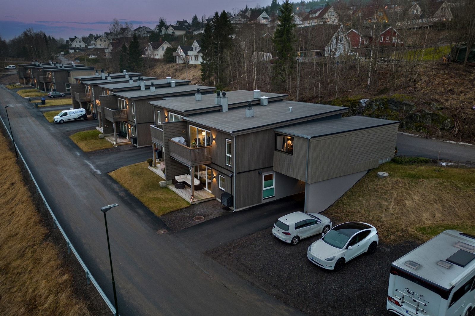 Leiligheten er en del av et sameiet på totalt 20 enheter, fordelt på 5 stk. 4-mannsboliger Galleribilde