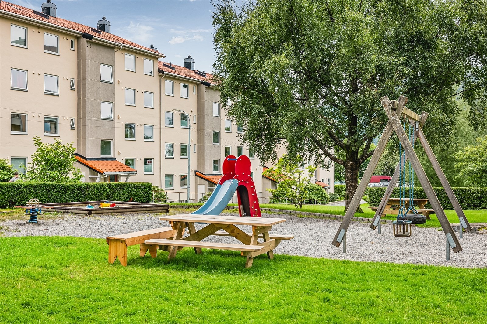 Leiligheten har en suveren beliggenhet i et veletablert og barnevennlig boligområde. Galleribilde