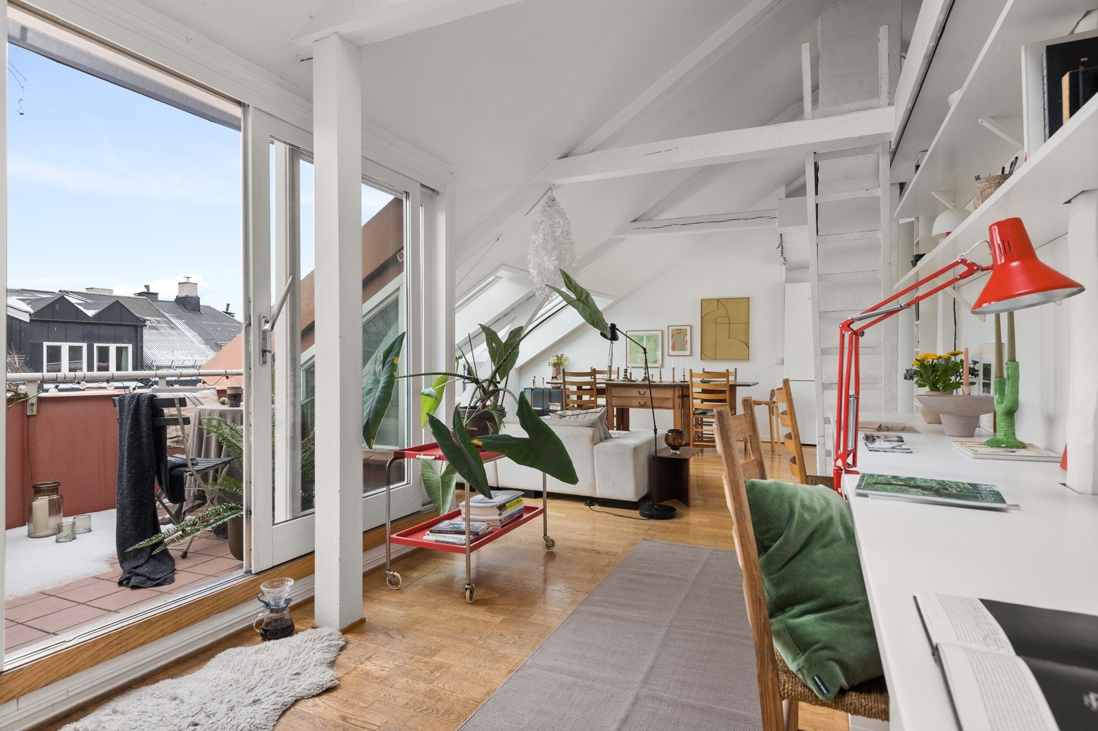 - Skyvedør ut til den private takterrassen - Galleribilde