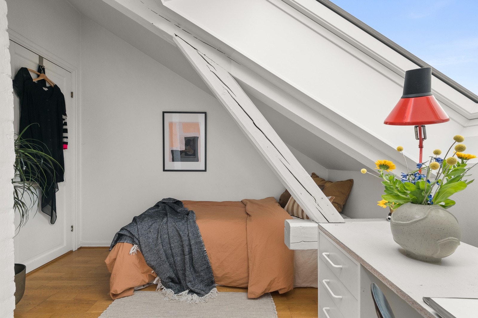 - Soverom 2 vender også mot rolig miljøgate - Galleribilde