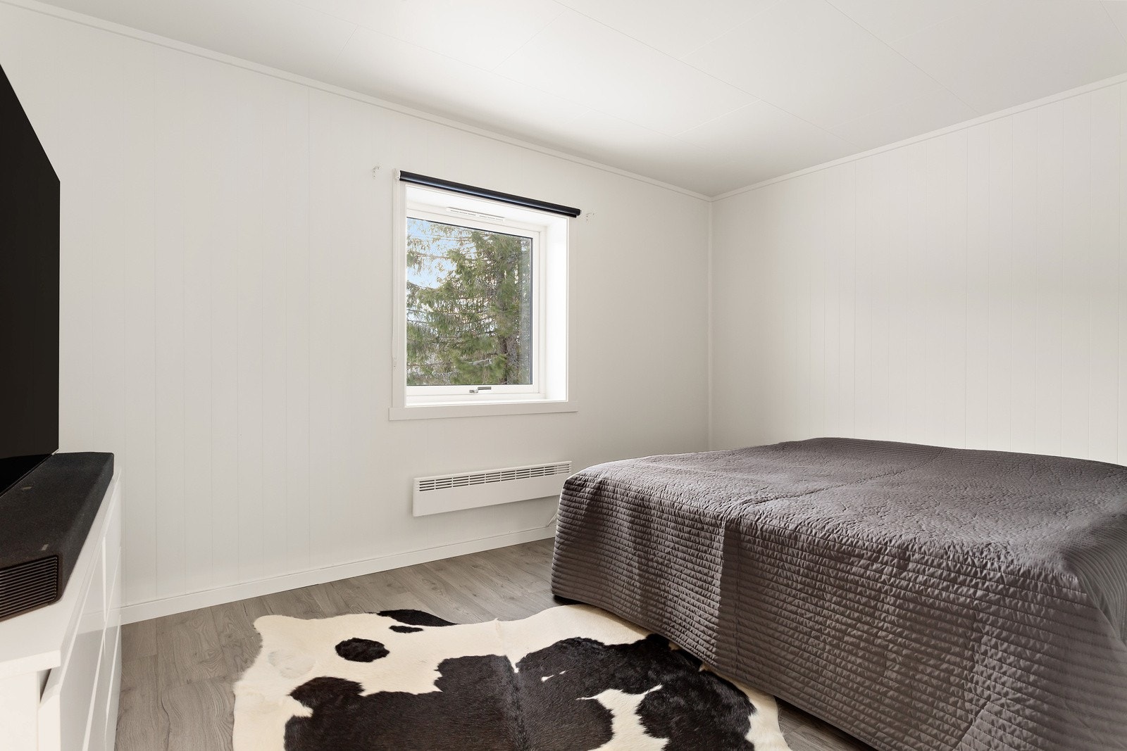 Soverommene ble oppusset i 2021 og det ble da montert panelovner. Galleribilde