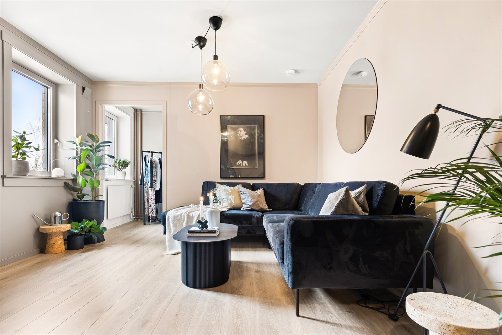 Leiligheten er malt i smakfulle farger og er godt vedlikeholdt. Her kan du flytte rett inn! Galleribilde