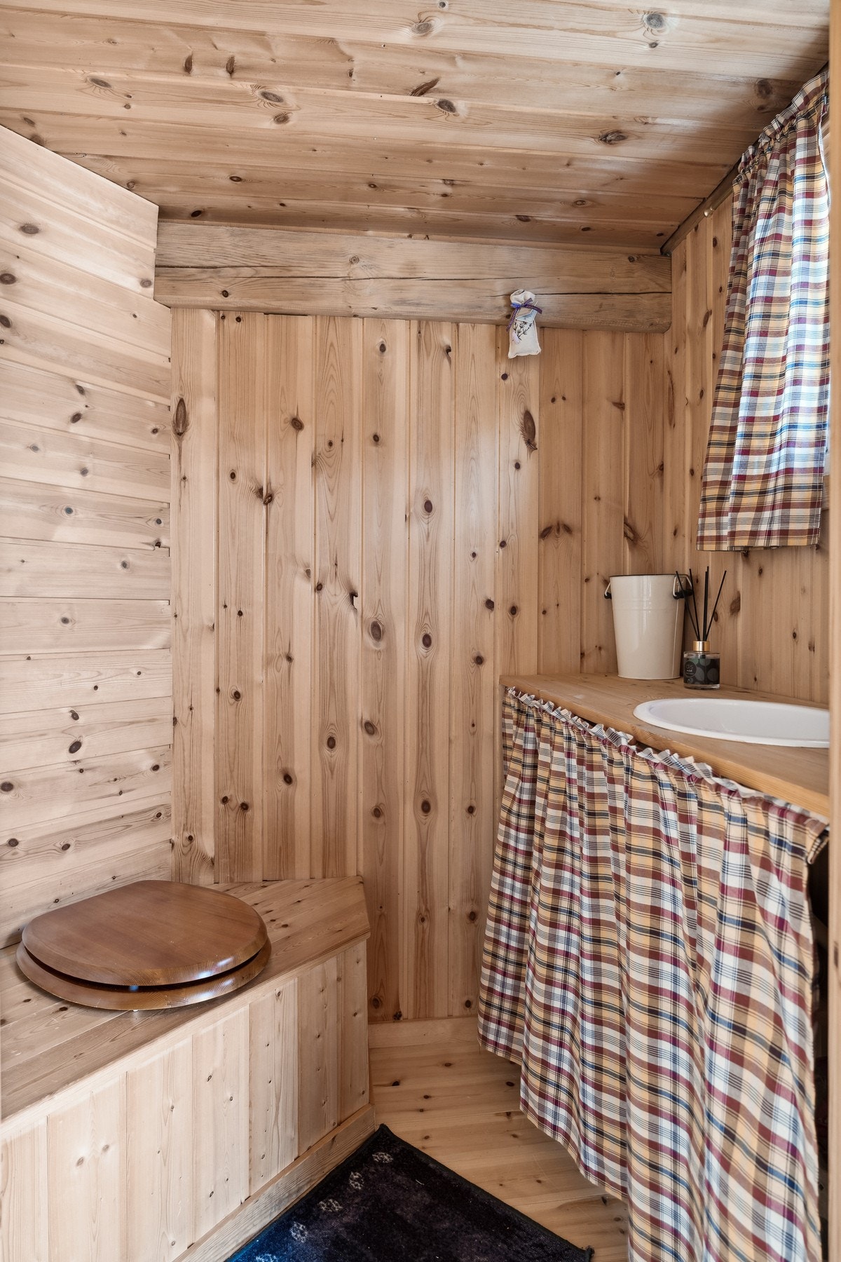 Wc-rom i anneks Galleribilde