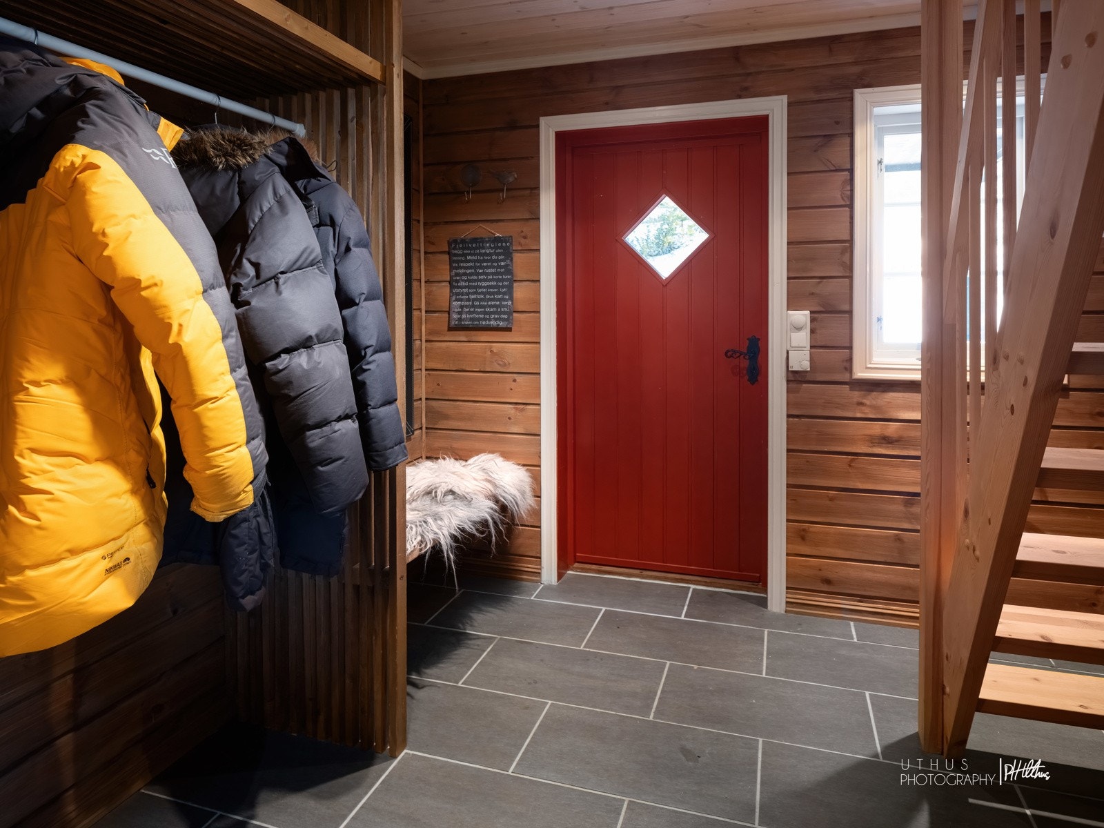 Godt med oppbefaringsplass i entréen Galleribilde