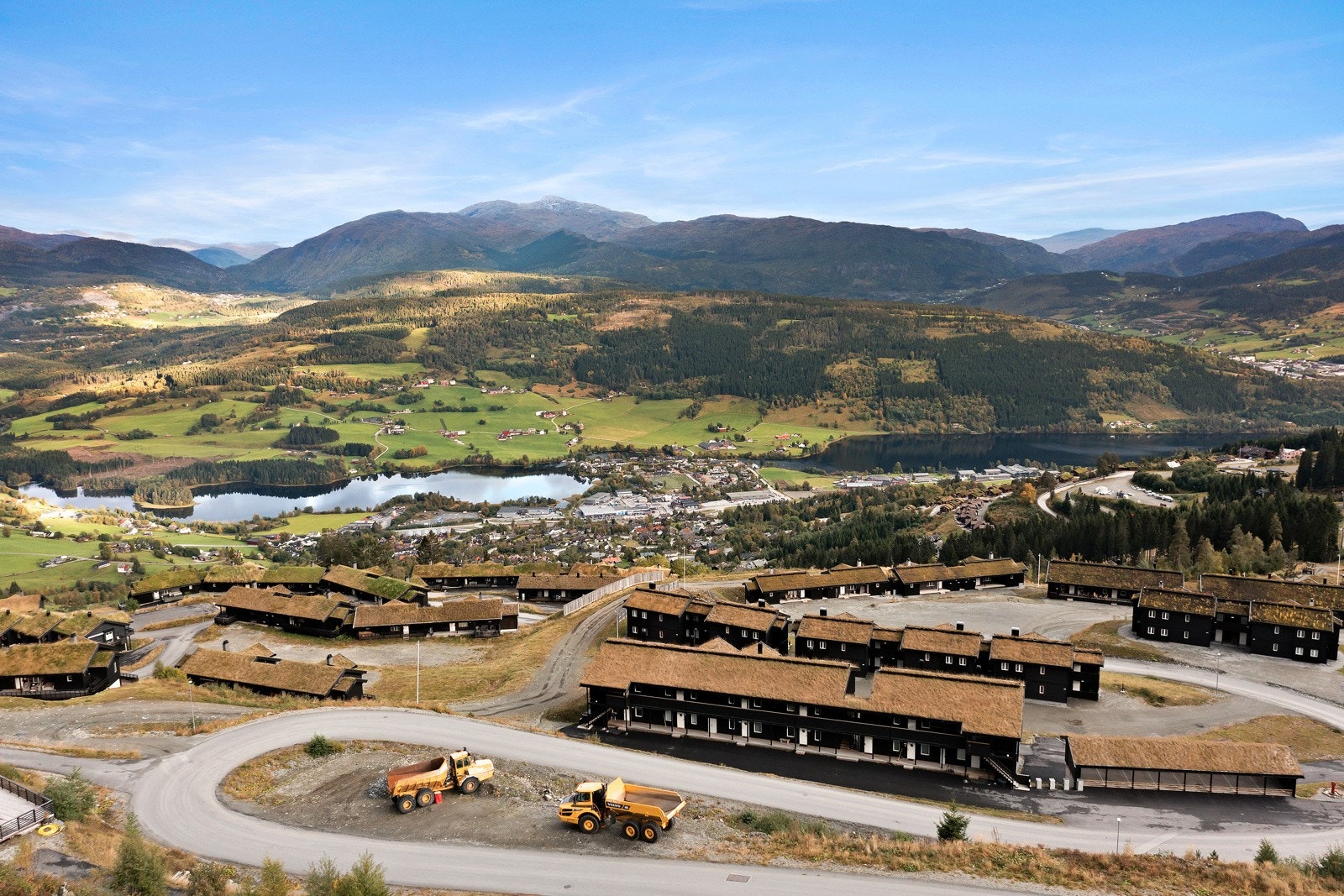 Leiligheten har carport med fast plass og eget privat ladepunkt Galleribilde