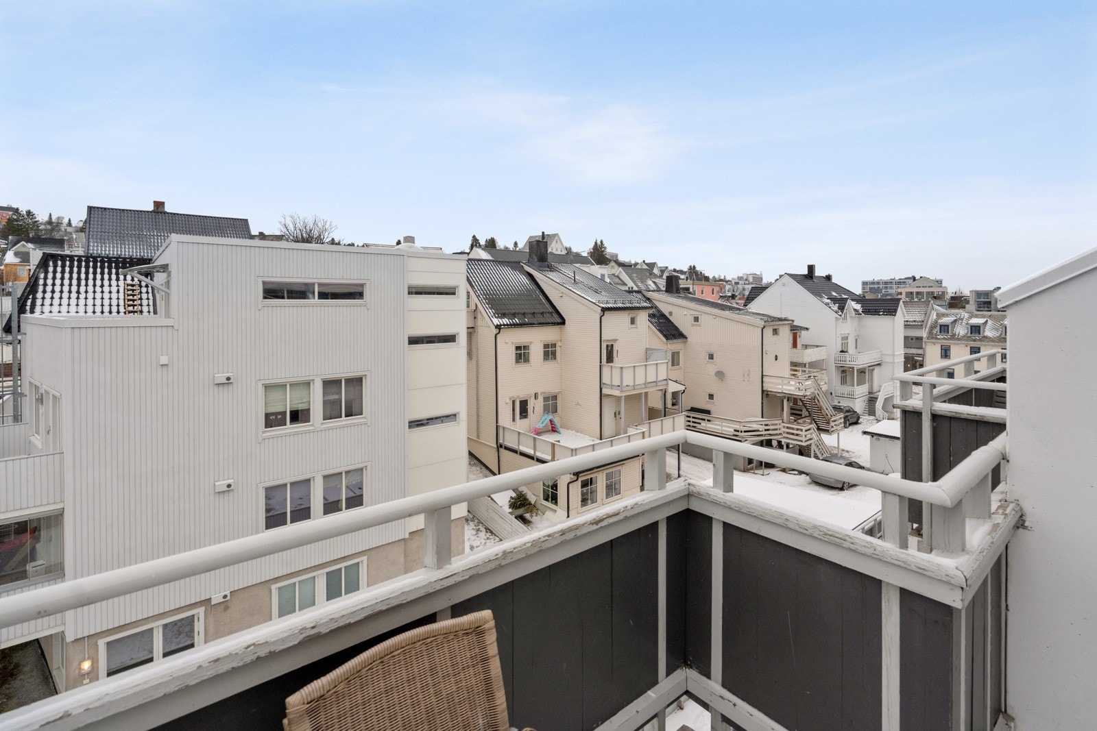 Terrasse og utsikt fra stuen Galleribilde