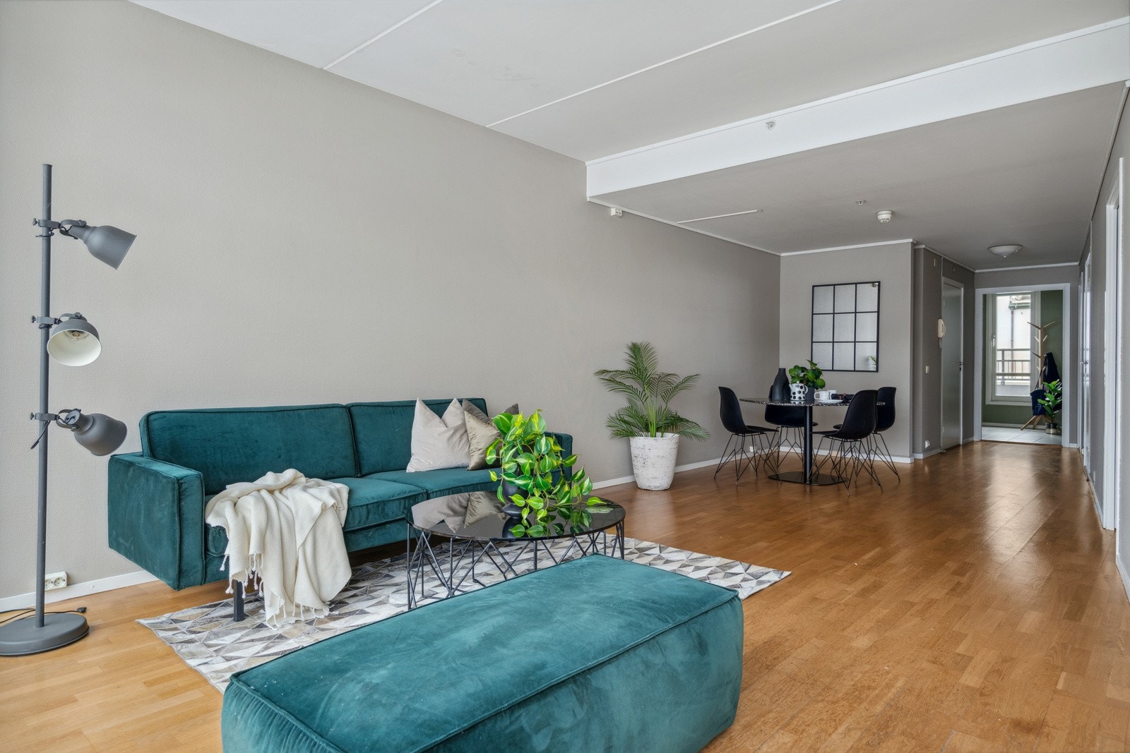 Stuen er lys og luftig Galleribilde