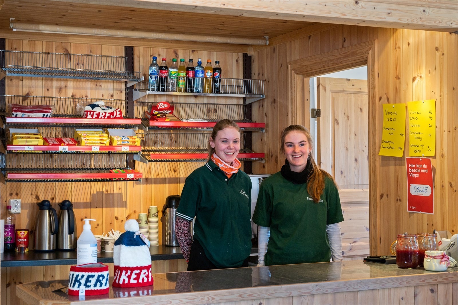Her er varmestue, kiosk og koselig atmosfære. Galleribilde