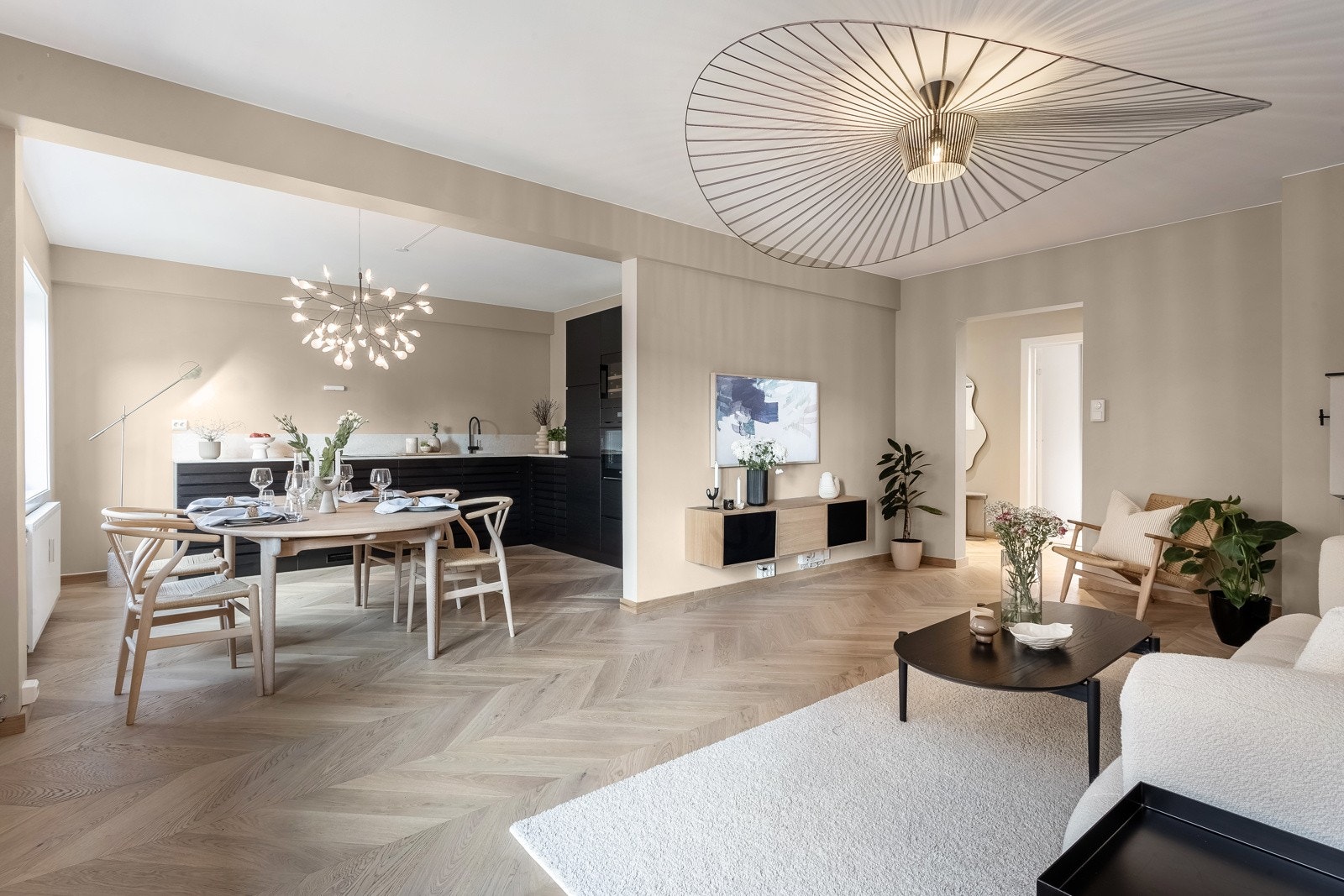 Eie Eiendomsmegling v/Mikkel Johnsen har gleden av å ønske velkommen til Kirkeveien 102B! Galleribilde