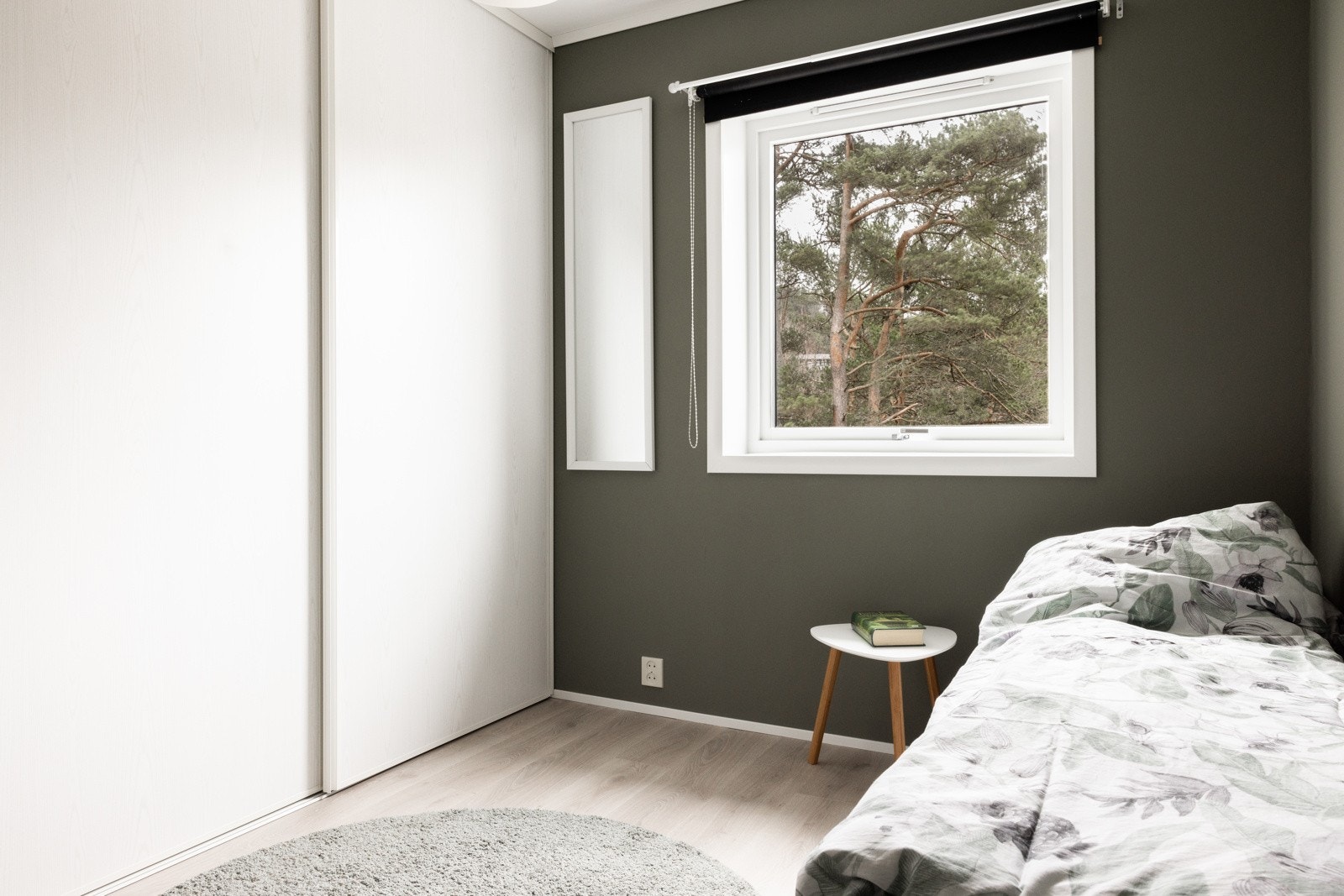 Etasjens soverom måles til 9,2 kvm. Galleribilde