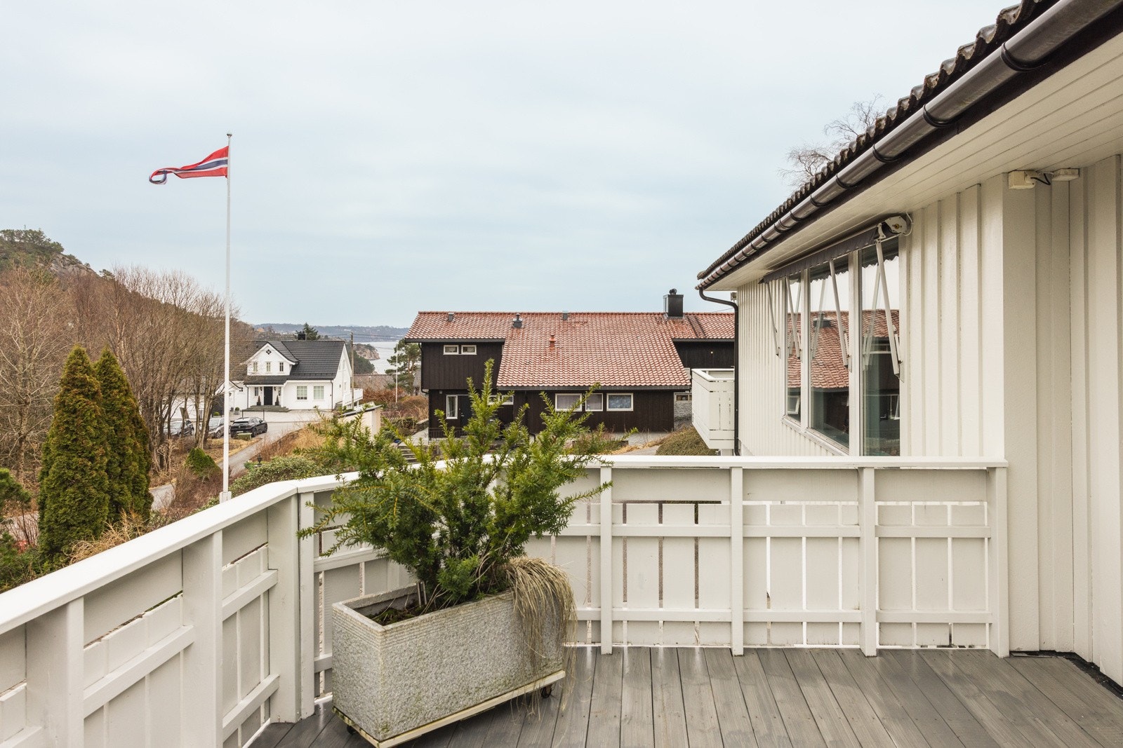 EIE | Balkong med utgang fra hovedsoverom Galleribilde