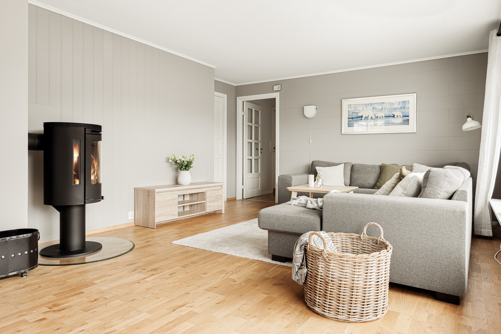 Stuens utforming og størrelse gjør at du enkelt kan innrede i ulike soner og etter behov. Galleribilde