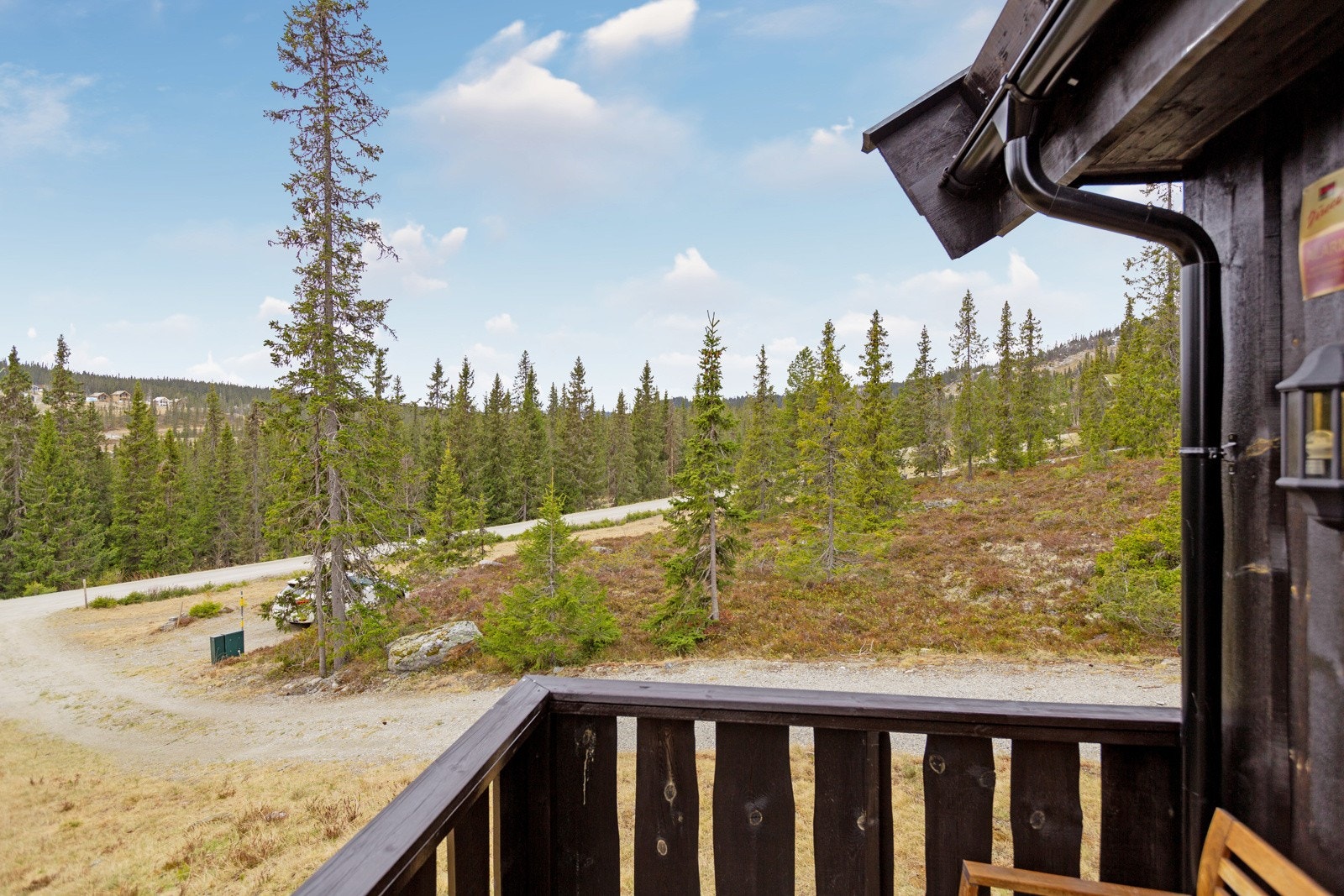 Hytta har en usjenert beliggenhet med god solgang. Galleribilde