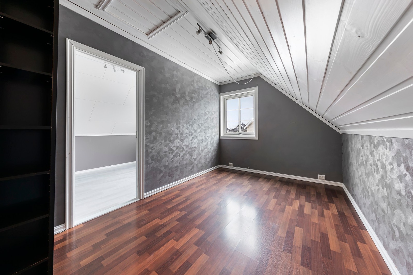 Soverom på loft brukt som loftstue Galleribilde