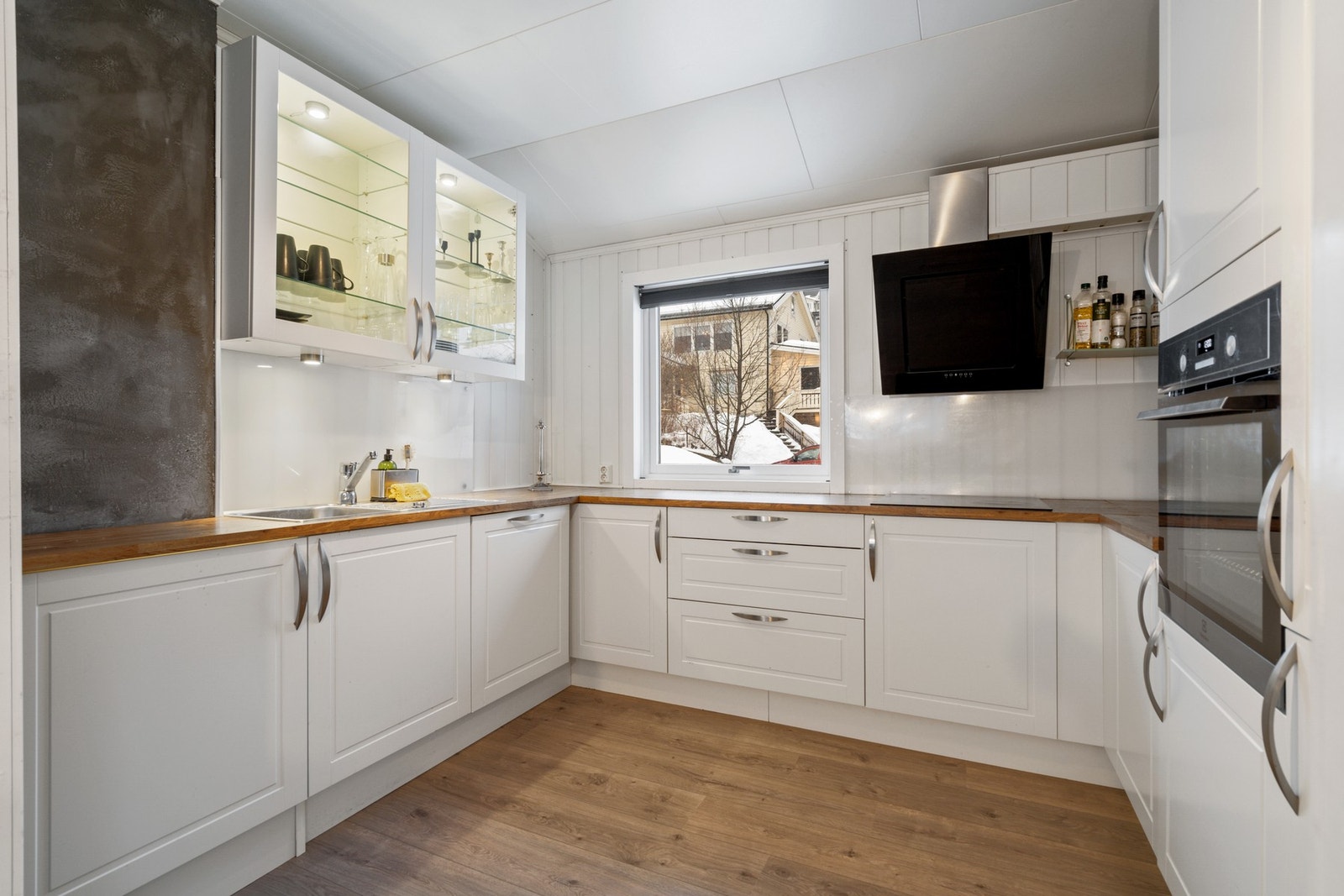 Her er det god benkeplass Galleribilde