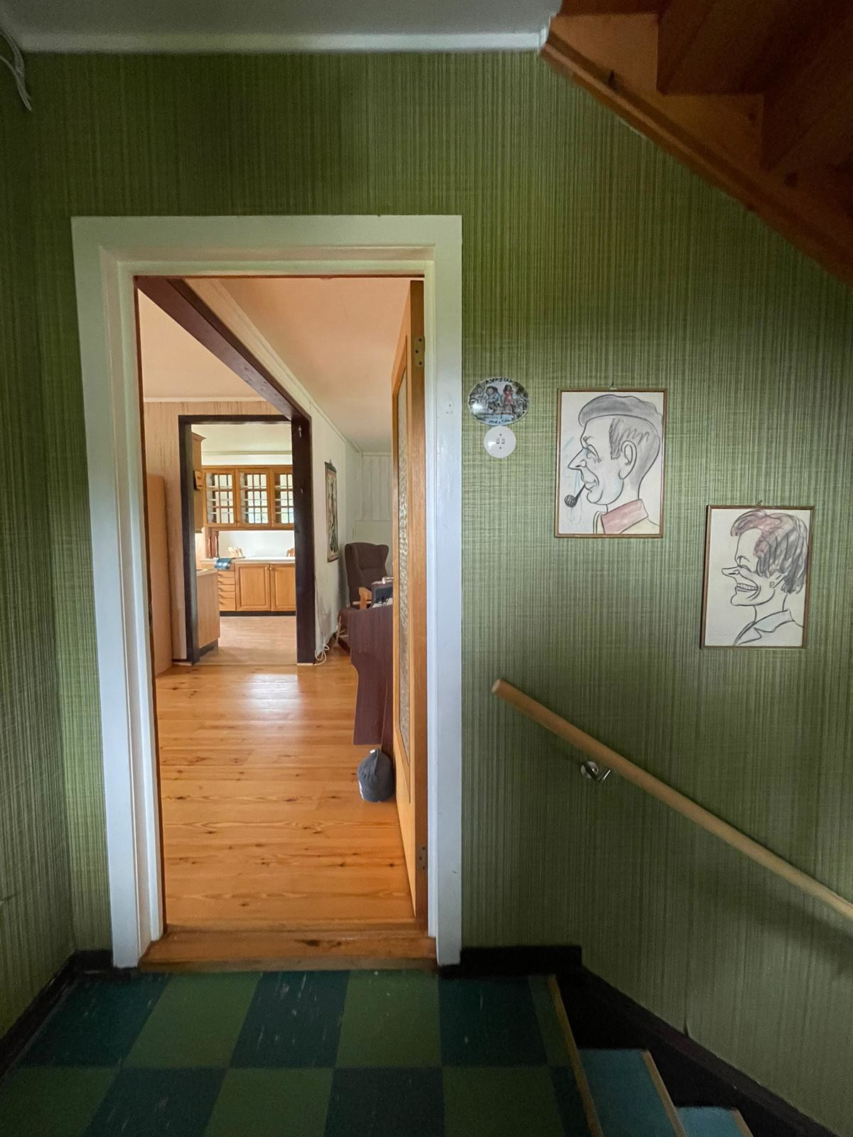Inngang til leiligheten i 2. etasje