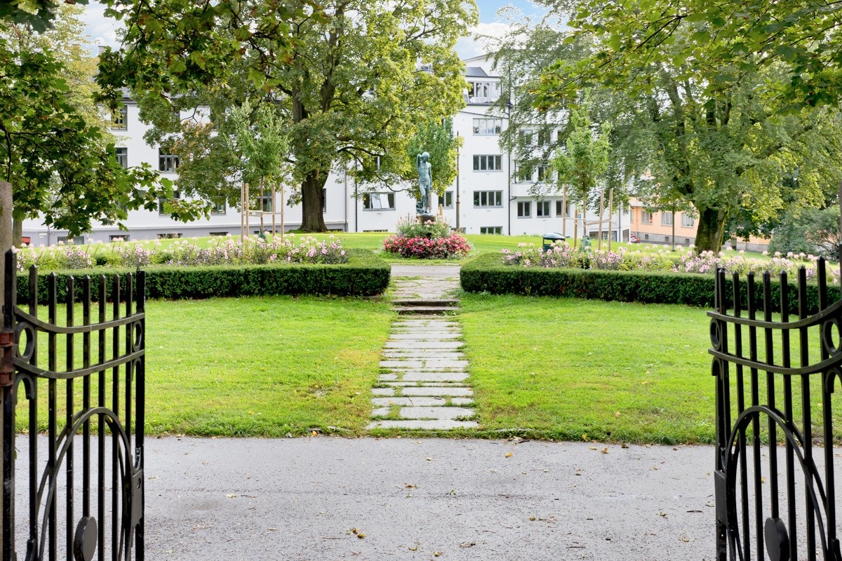 Nesten uansett hvor i bydelen du befinner deg, ligger det en grønn og frodig park. Her fra Kampen park Galleribilde