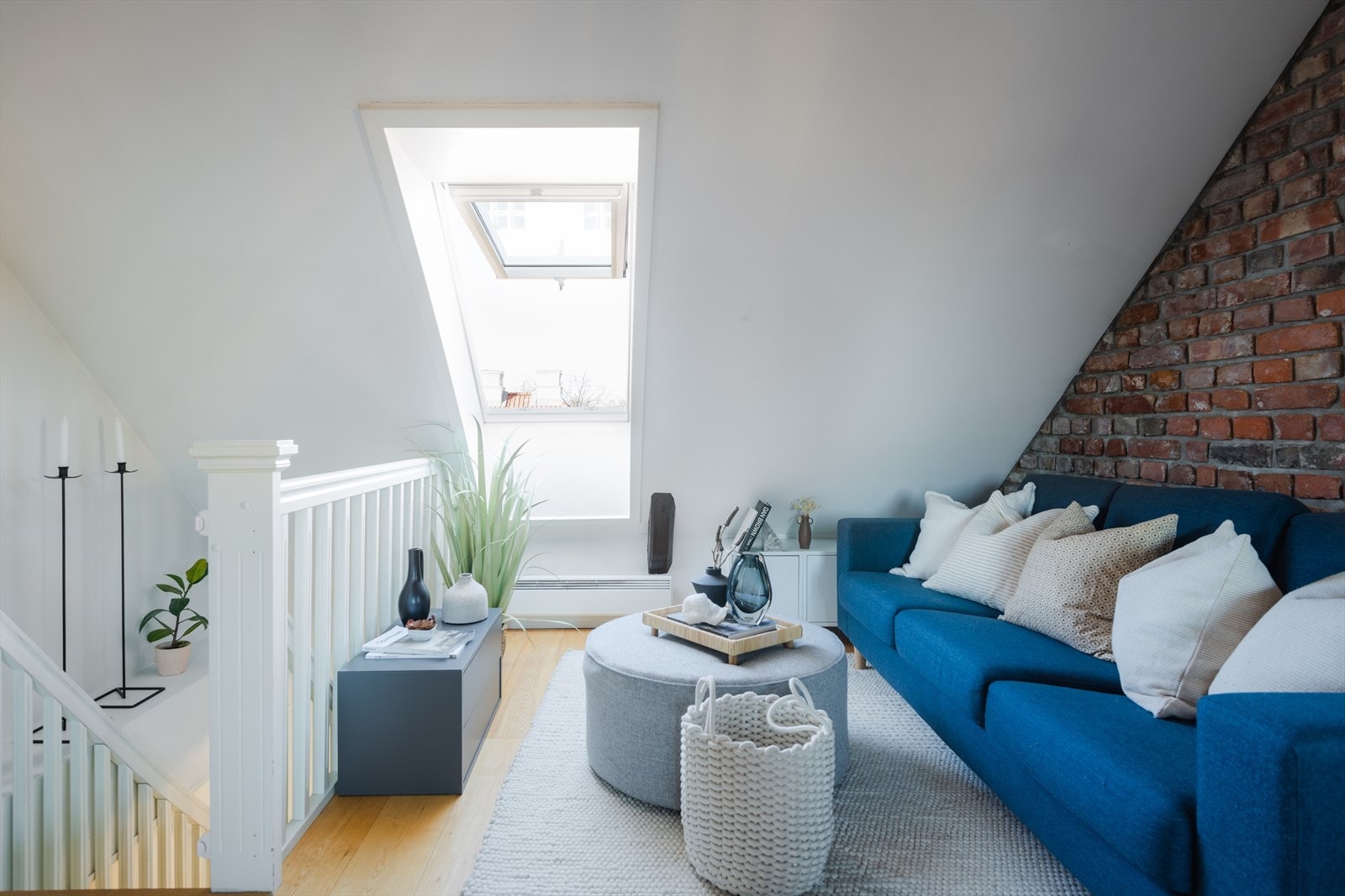 Egen hjemmeside: http://voyenvollen.no Galleribilde