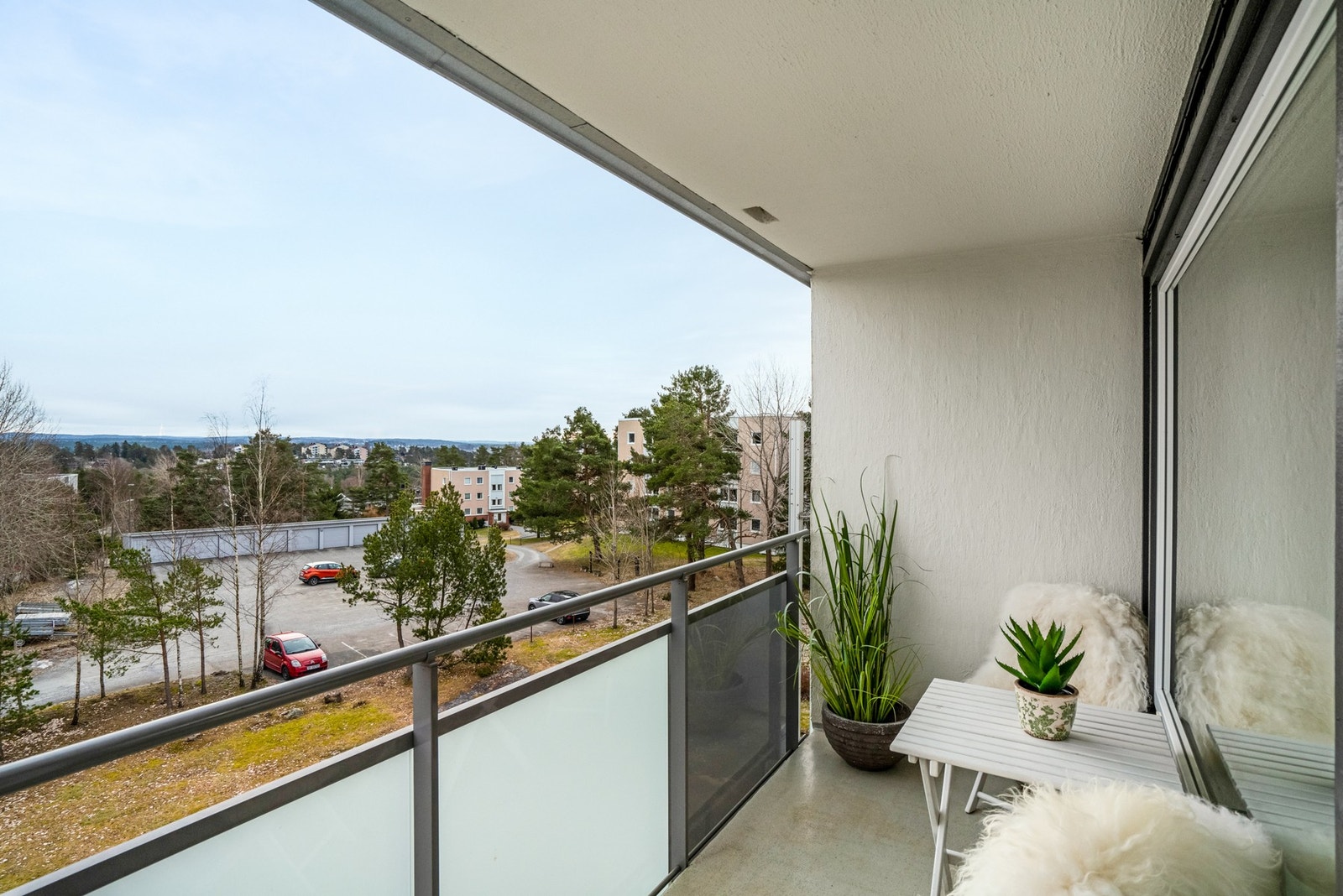 Leiligheten er beliggende i 4. etasje og har en fin utsikt. Galleribilde