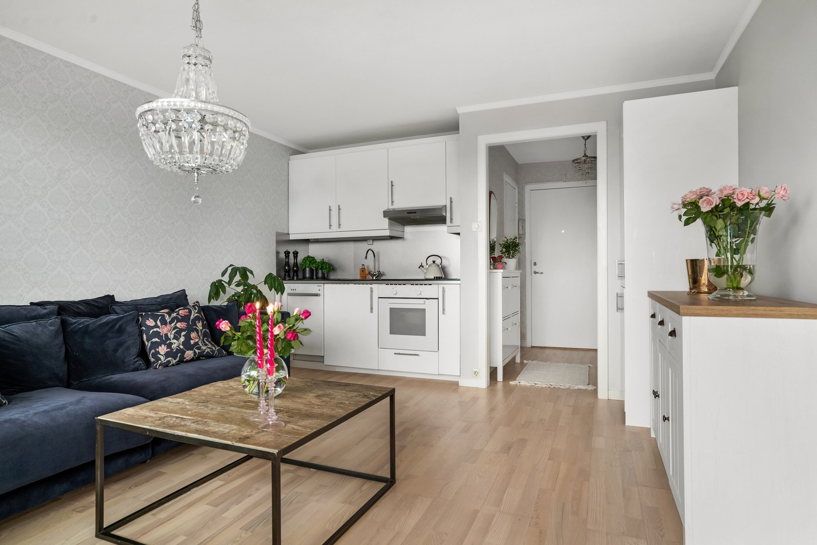 Åpen stue / kjøkkenløsning. Galleribilde