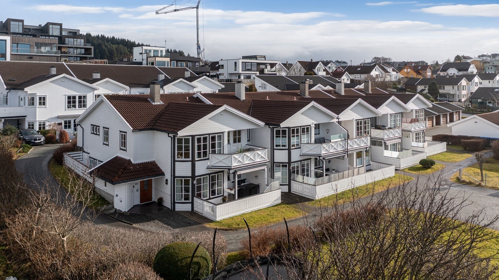 Fasade, flott beliggenhet på enden. Galleribilde