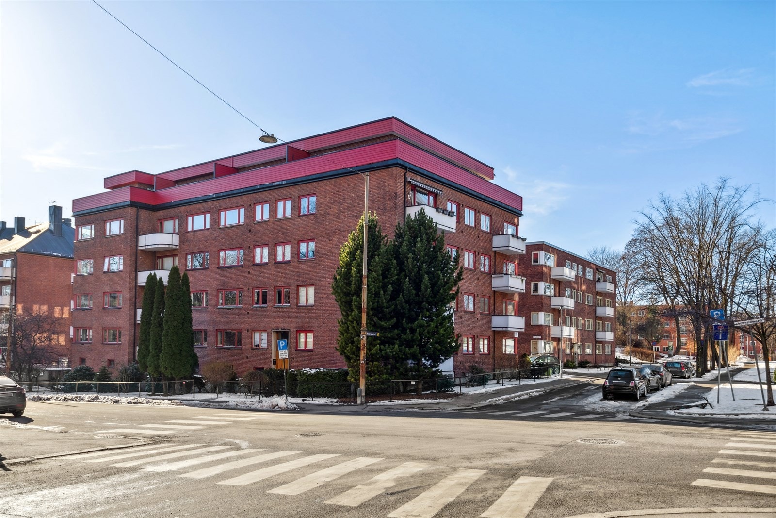 Velkommen til visning! En flott toppleilighet med masse potensiale. Galleribilde