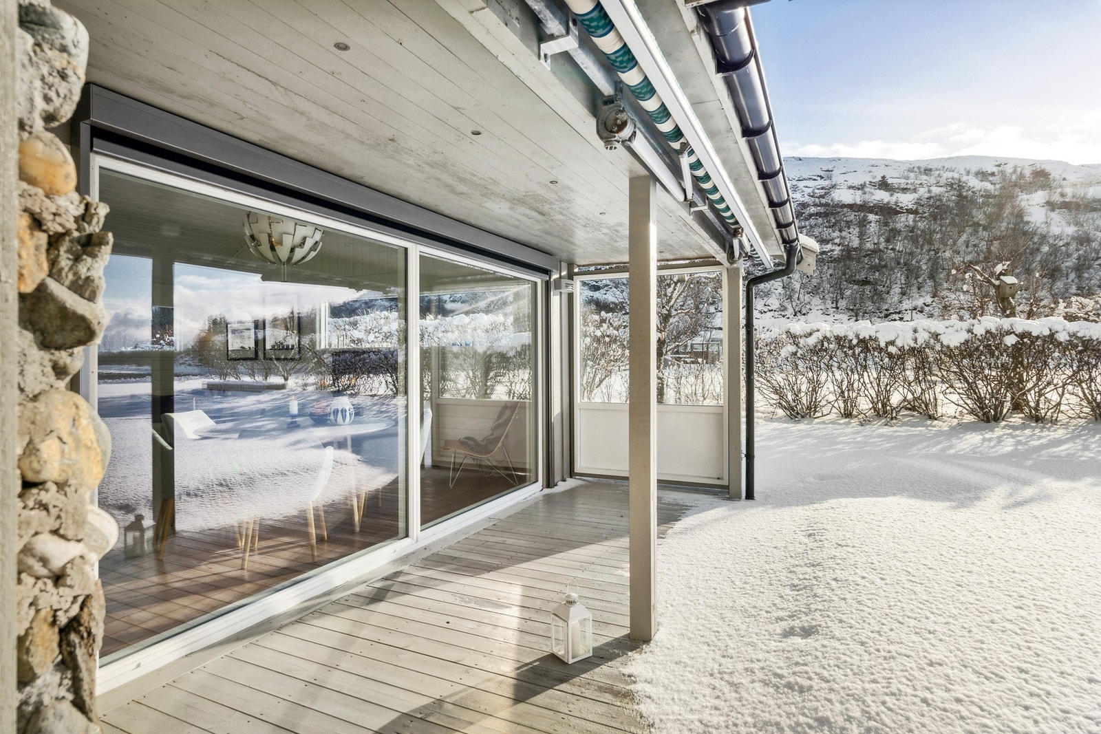 Vinduene er utstyrt med elektrisk solskjerming Galleribilde