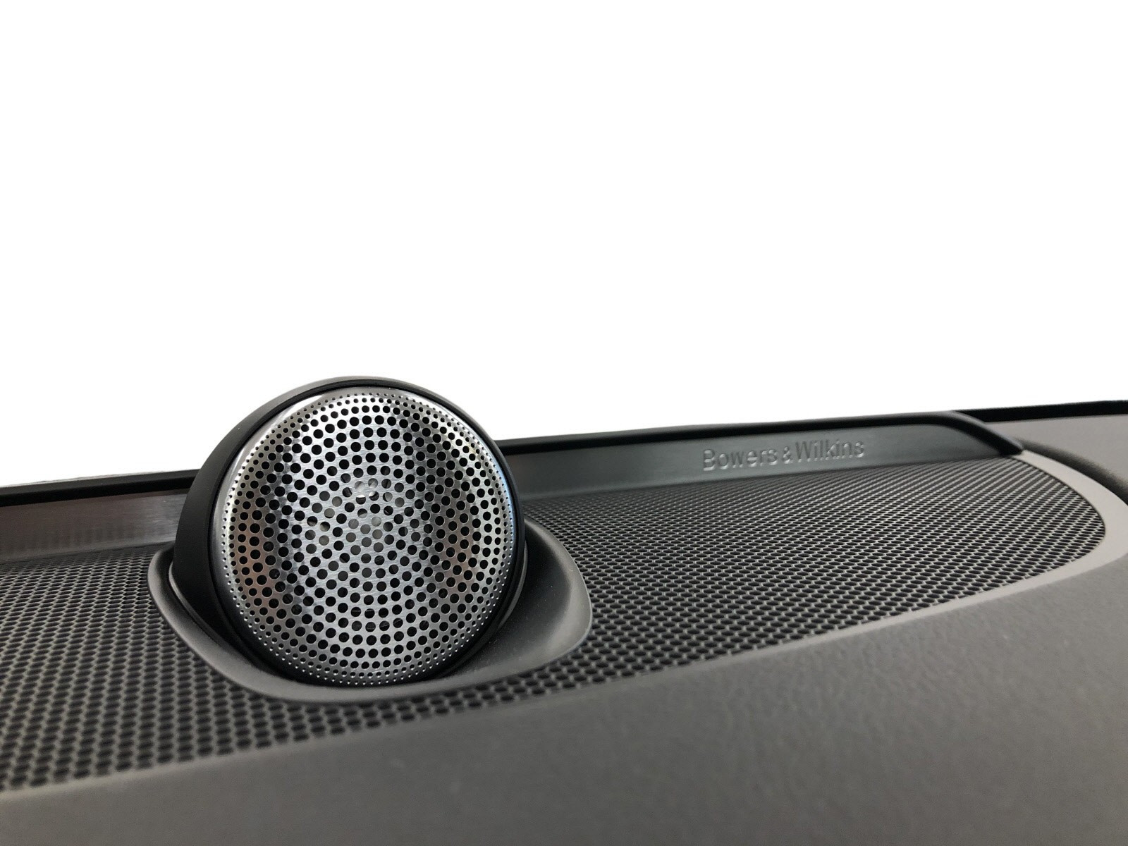 Bowers & Wilkins sørger for lydopplevelsen