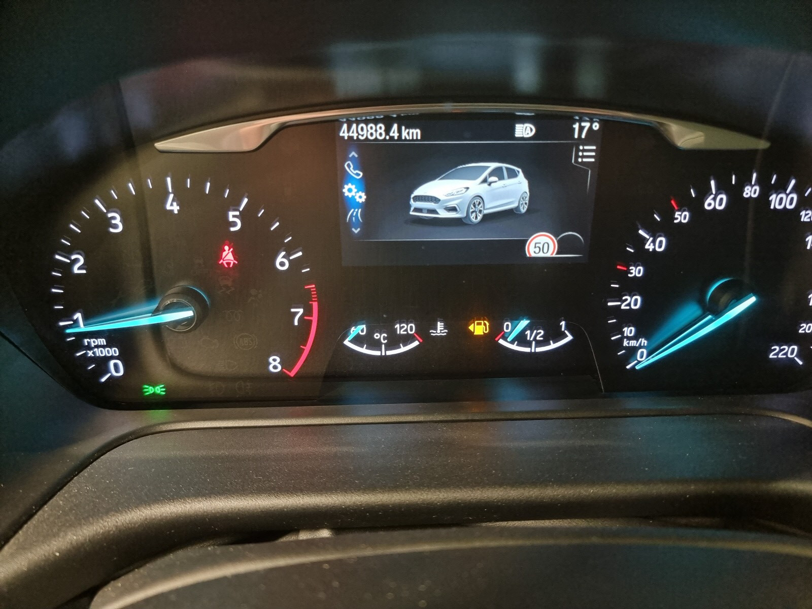 Kjørt pene 45.000km (full tank ved levering neste kunde :-))