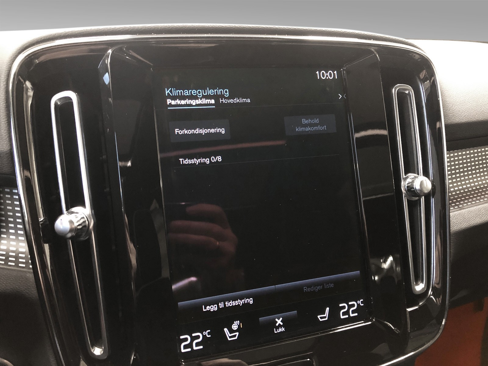 Tidstyring av parkeringsklima via din smarttelefon eller direkte i bilen