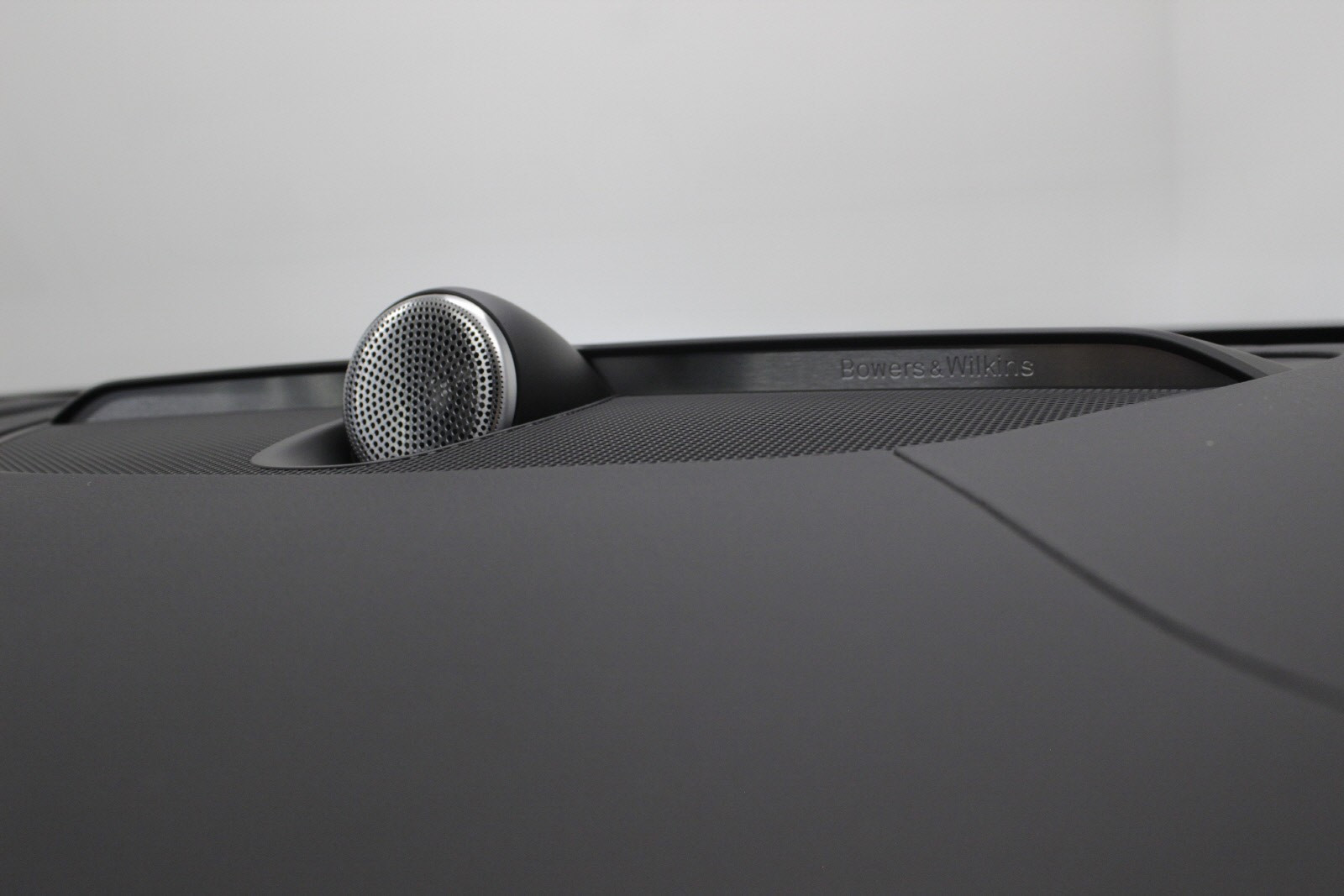 Kun det råeste er godt nok, lydanlegg fra Bowers & Wilkins, bedre blir det ikke!
