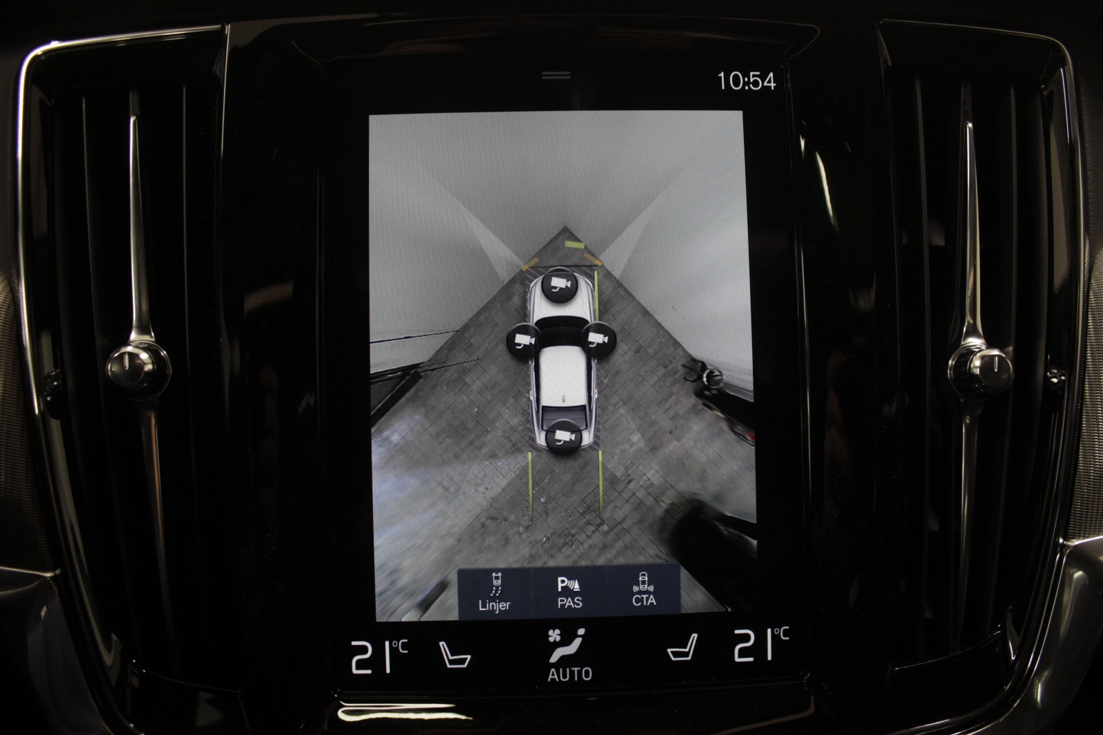 Oversiktskameraet har 4 kamera soner, og viser 360 grader.