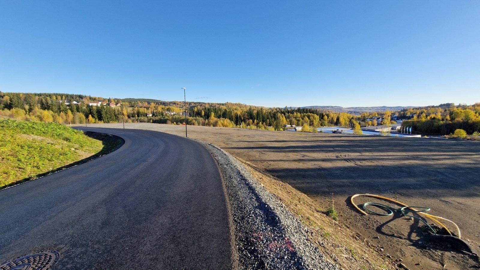 Bilde fra området med tomt 6 til høyre og tomt 5 til venstre (utenfor bildet) Galleribilde
