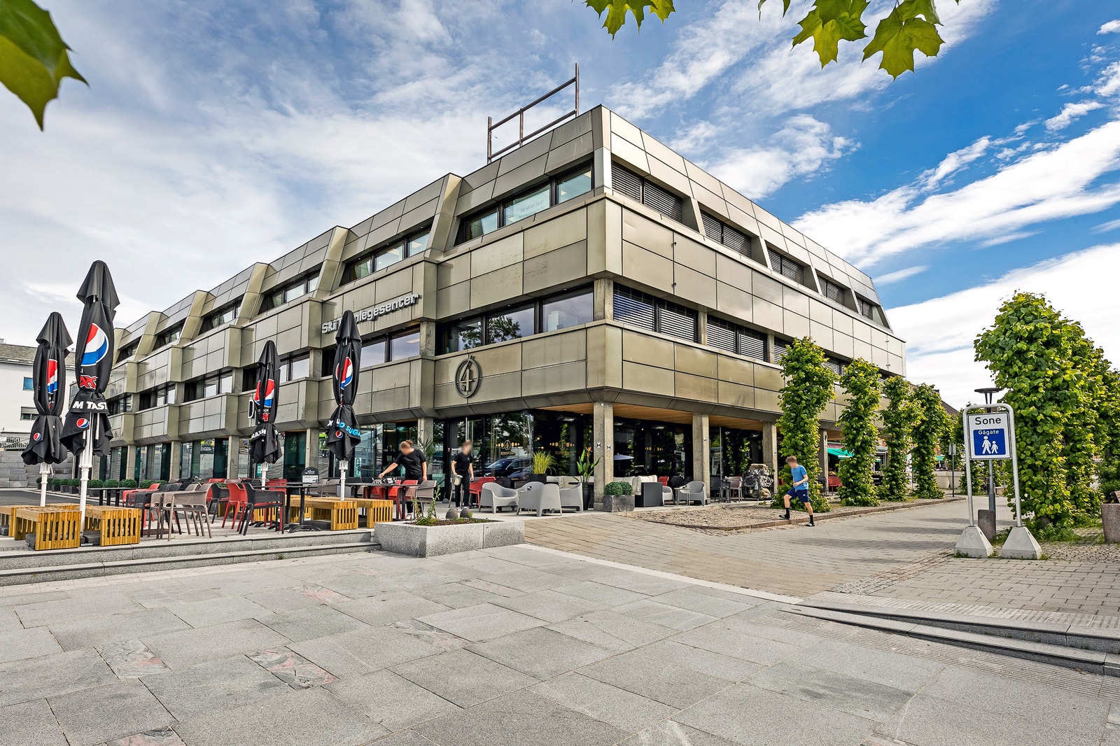 Nyt en helaften her - sesongavhengige råvarer, godt drikke og fengende rytmer Galleribilde