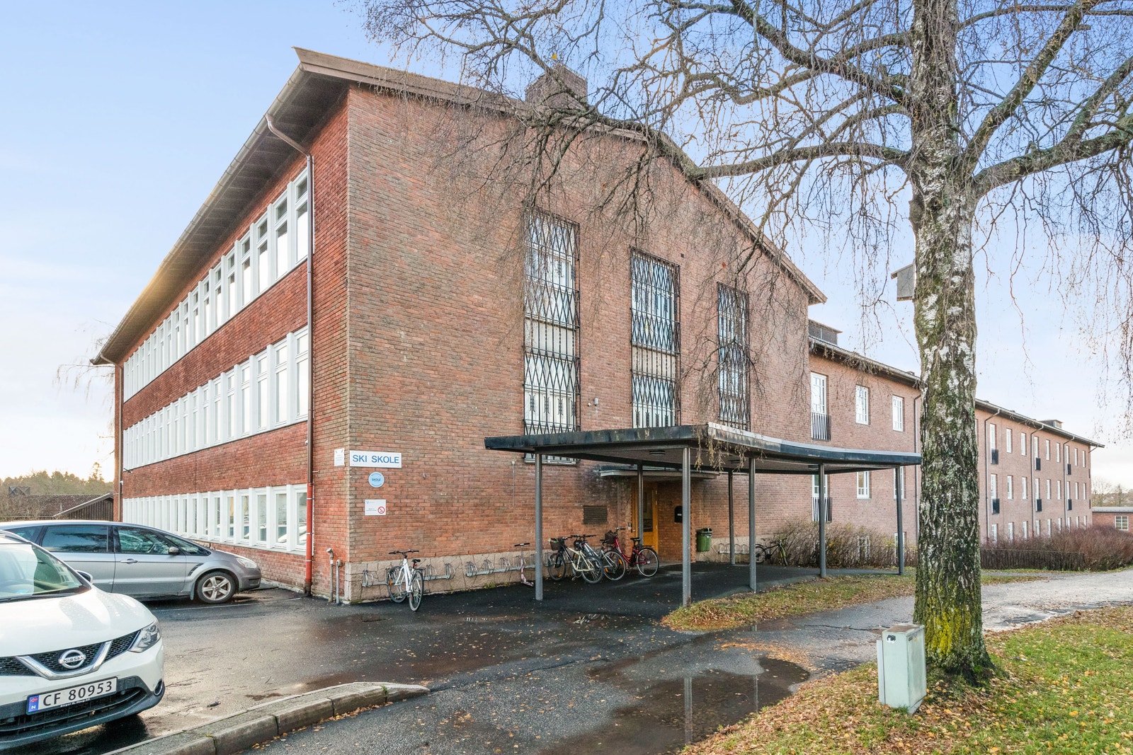 Gangavstand til Ski barneskole (ca. 480 elever) og ungdomsskole (ca. 600 elever) Galleribilde