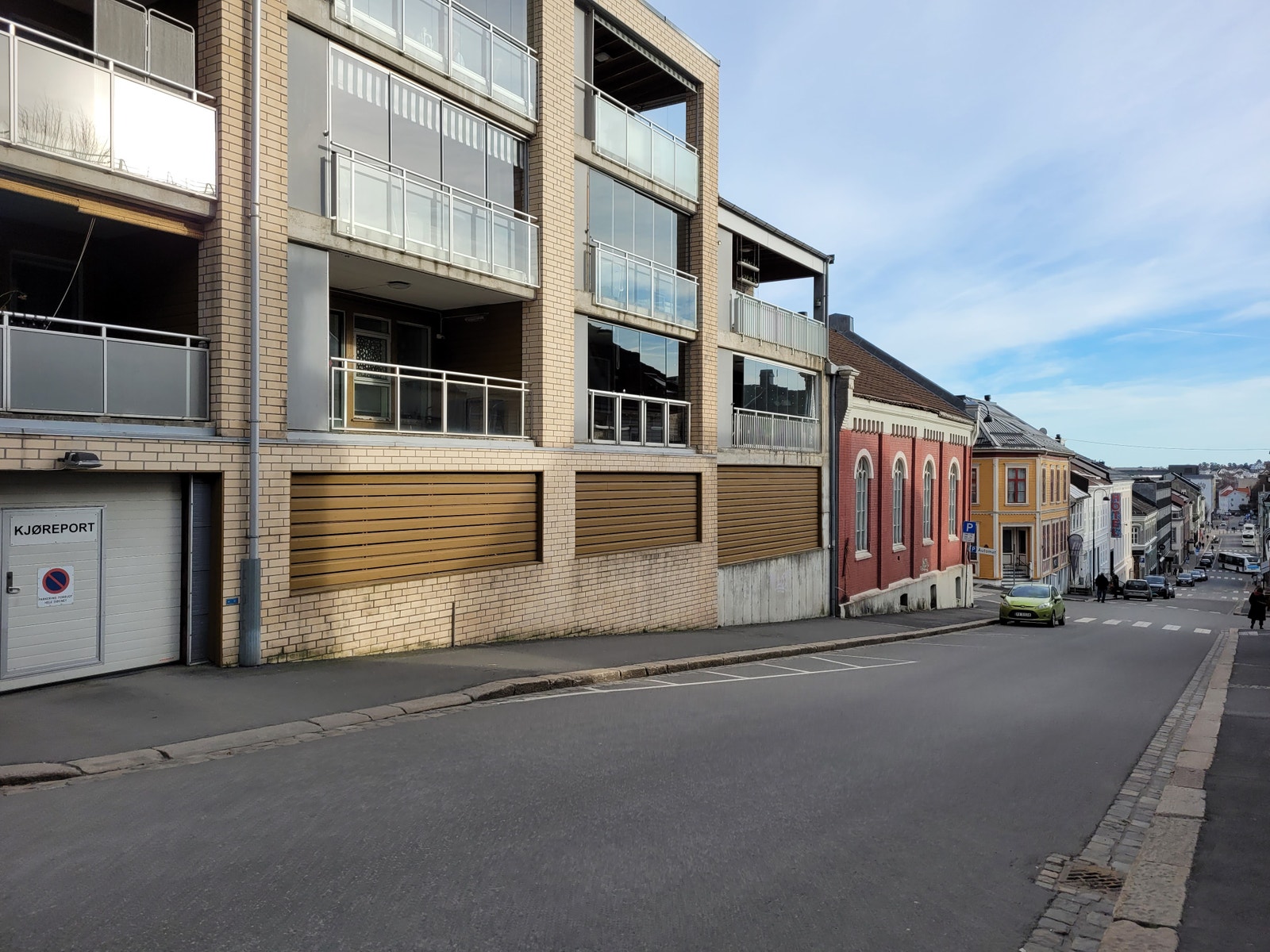 Nest nederst i 1. etg. Galleribilde