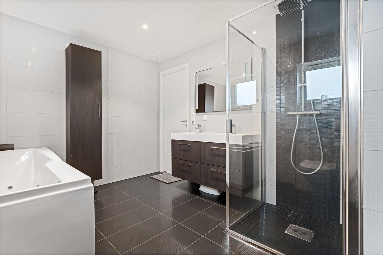 Bath 1-1 Galleribilde