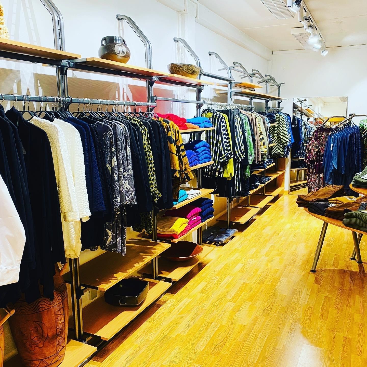 Butikkreol innreiia med mykje populære varer Galleribilde