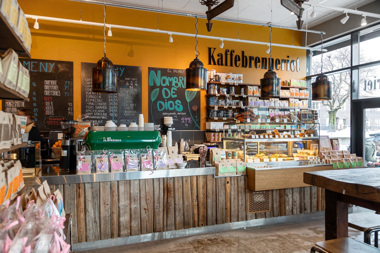 Flere hyggelige butikker, restauranter og kafeer i nærområdet Galleribilde